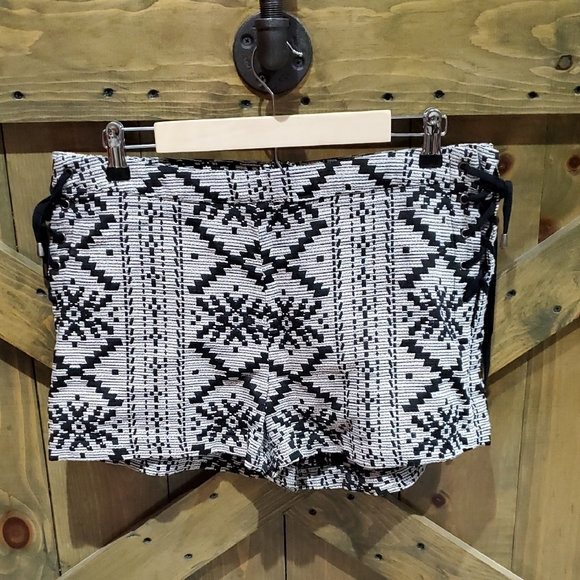 Who What Wear Pants - Who What Wear High Waist Black and White Geometric Shorts Tribal Aztec Lace Up